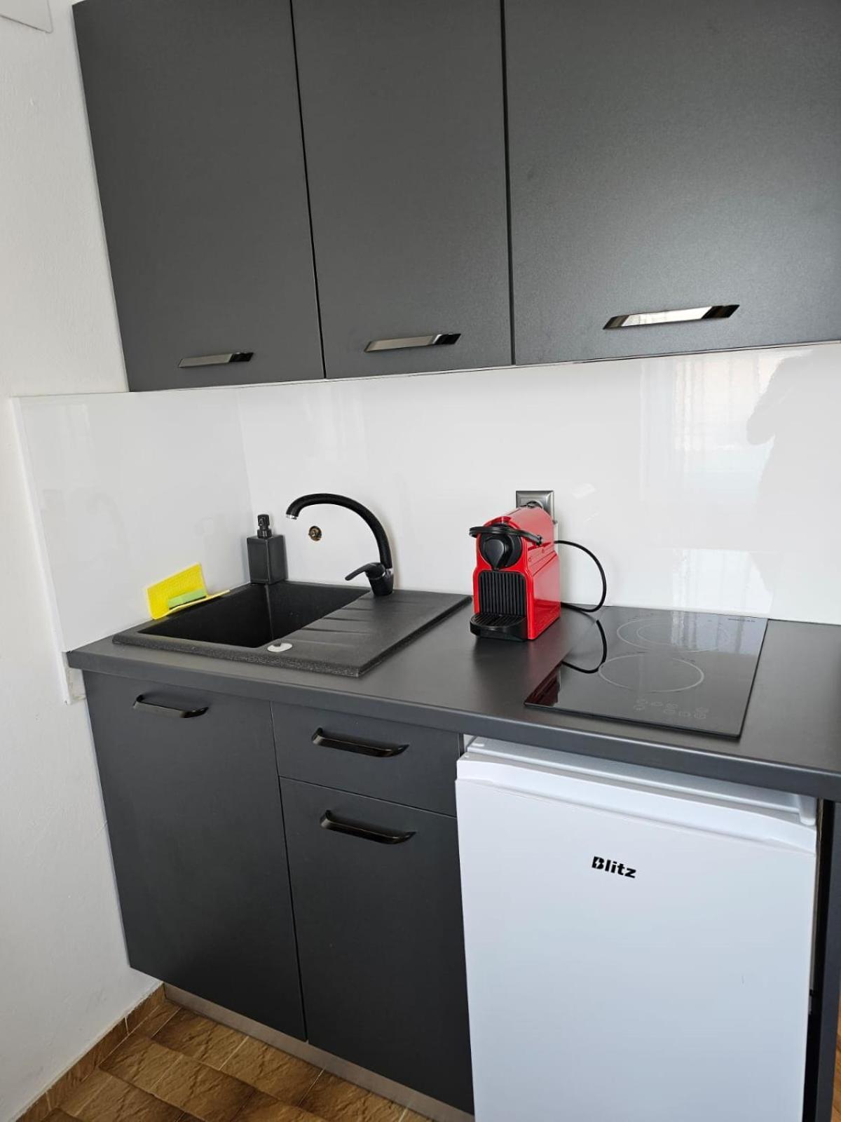 Apartmani Suhi Brod Medulin Extérieur photo