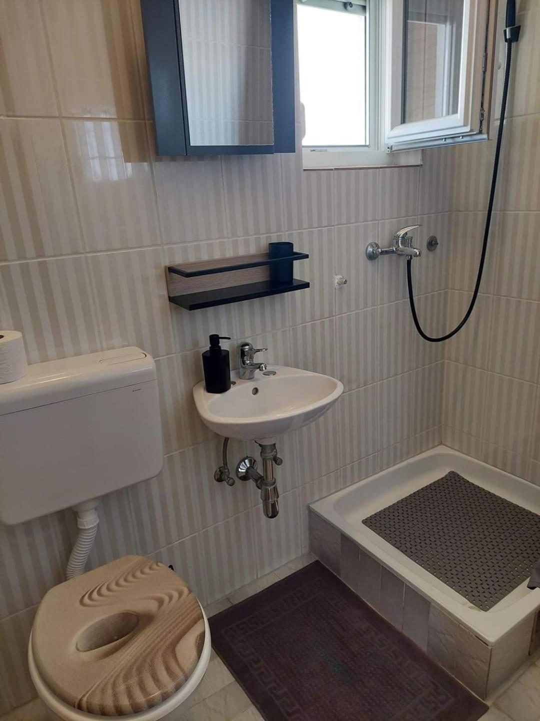 Apartmani Suhi Brod Medulin Extérieur photo