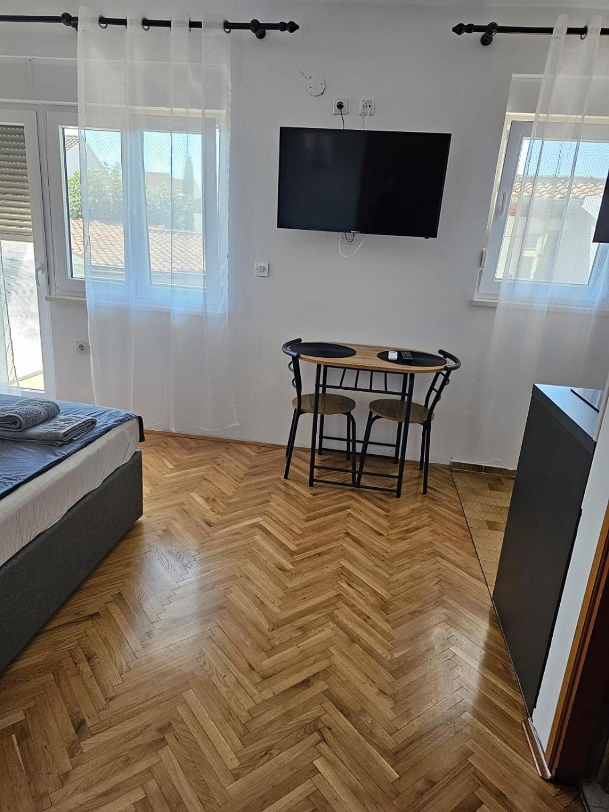 Apartmani Suhi Brod Medulin Extérieur photo